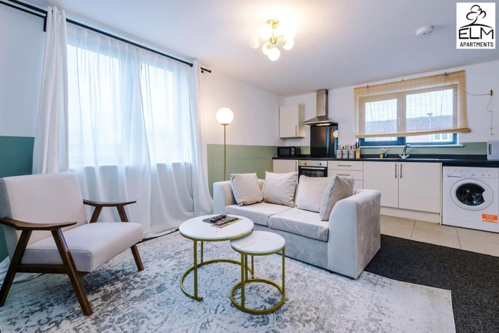 Cozy 1 Bedroom Apartment, Prime Location , Free Parking Manchester Dış mekan fotoğraf