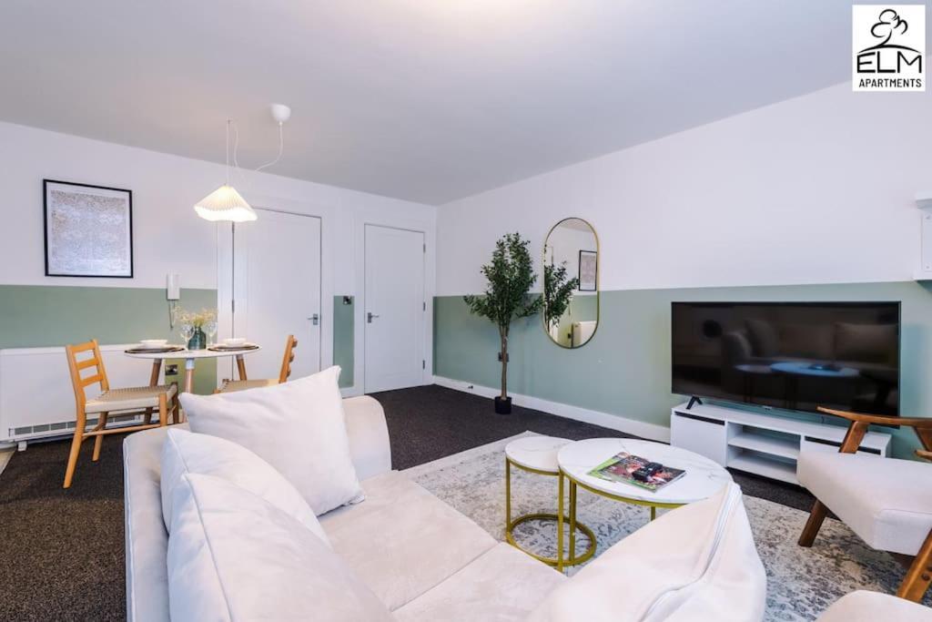 Cozy 1 Bedroom Apartment, Prime Location , Free Parking Manchester Dış mekan fotoğraf